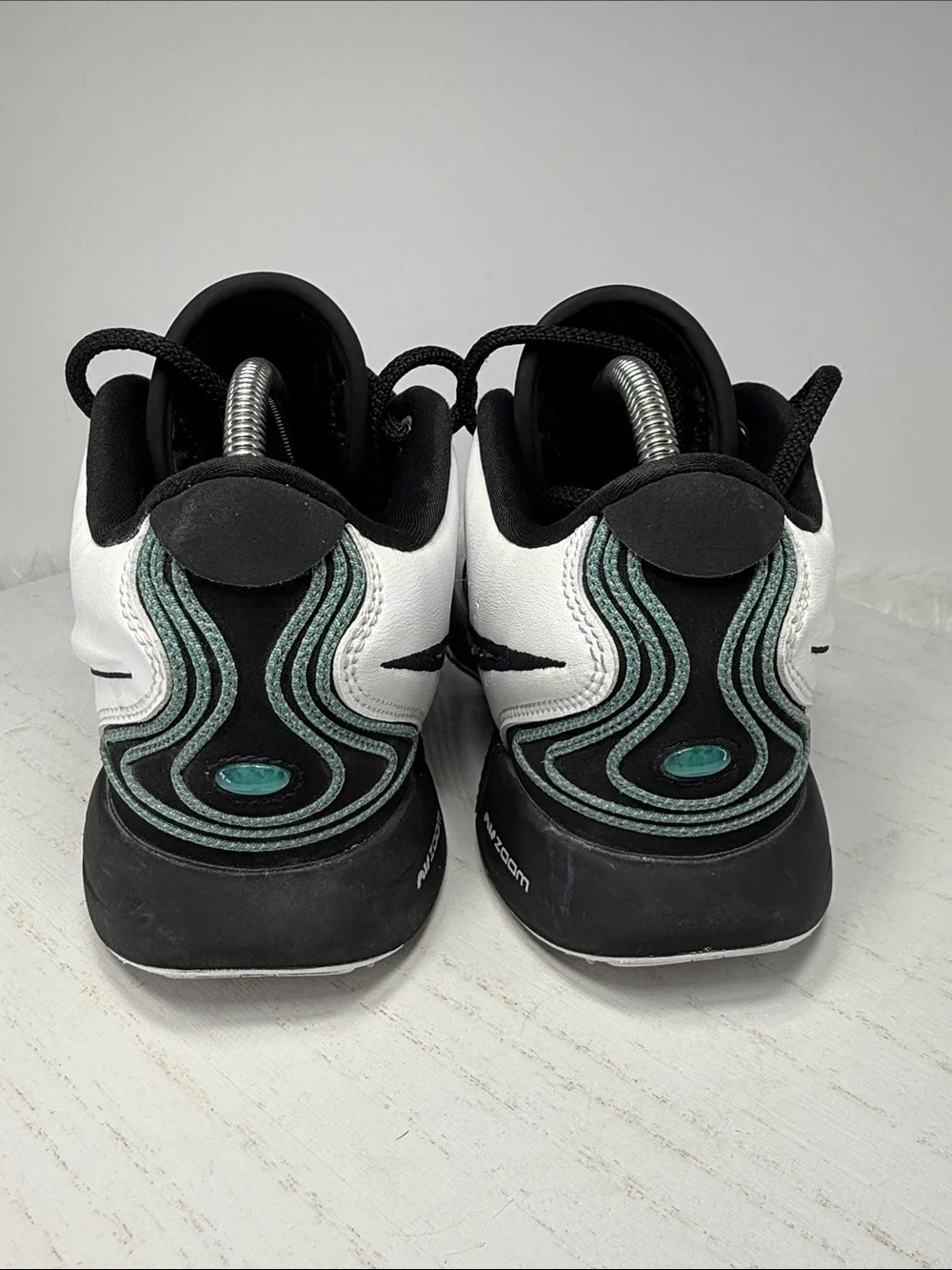 Nike Men’s White and Black Low-Top Sneakers with Subtle Iridescent Sheen